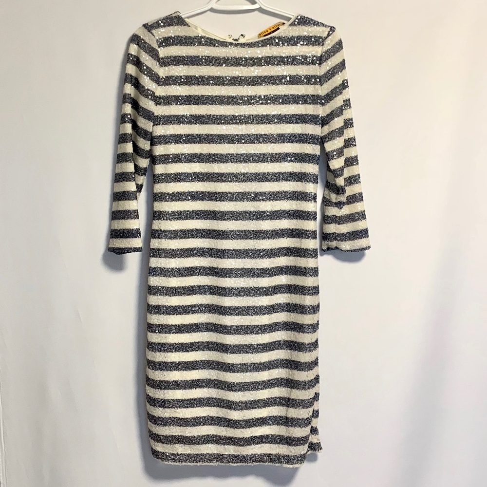 🆕 Alice + Olivia Pammy Striped Sequin Dress✨